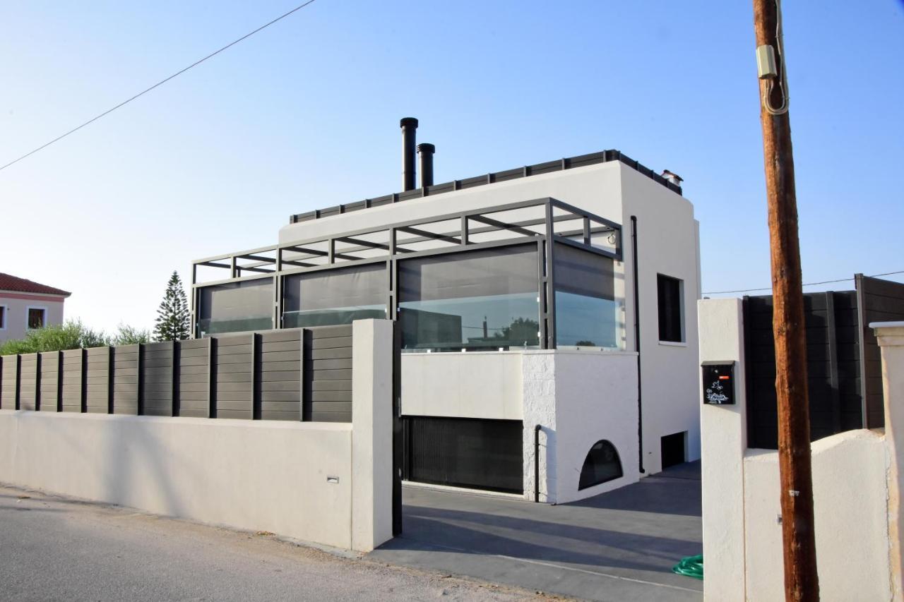 White And Black Aegina Экстерьер фото